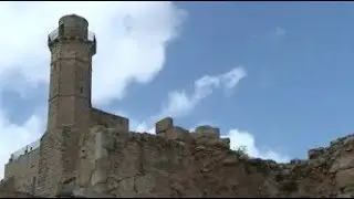 Неби Самуэль: Богатые слои истории