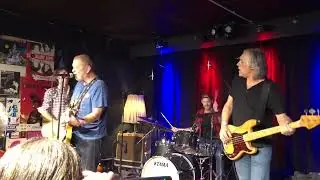 Laundromat mit special guest Barry Barnes