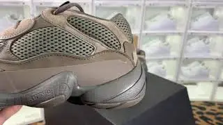 adidas Yeezy Boost 500 
