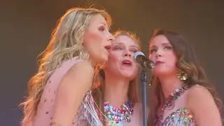 Kid Creole and the Coconuts - You Can't Buy Me Love Coconut song - Live at W-Fest  26-8-2022