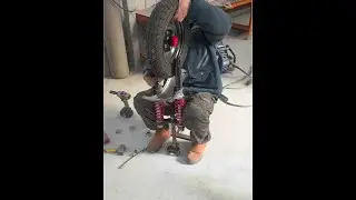 Front fork assembly of electric tricycle single connection plate