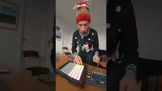 Techno at Christmas this year #techno #rave #christmas #musicproducer