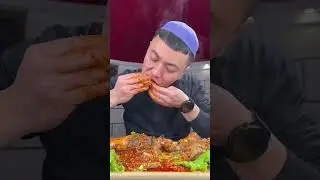 SPICY GARLIC SAUCE BEEF BONE EATING SHOW