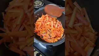 traditional indian sweet winter special gajar halwa #shorts #gajarkahalwa