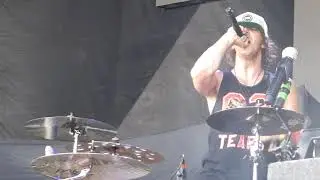 Hollywood Undead - Drummer Sings Bon Jovi - 4/29/18