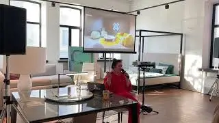 Анастасия Ромашкевич в салоне 