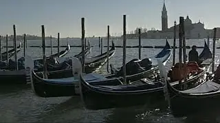New gondola safety rules come into force in Venice after fatal accident