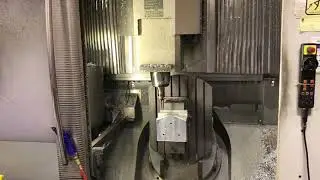 DMG - DECKEL MAHO 5-AXIS MACHINING CENTER