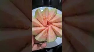 Guava flower🌼❤️Amazing Fruit Art😍 #fruitcutting #shorts #art #craft #guava #artandcraft #fruits