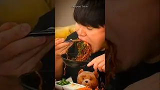 EATING SPICY BLACK BEAN NOODLES WITH GREEN ONION KIMCHI & DIMSUM #shorts #mukbang #dimsum #noodles