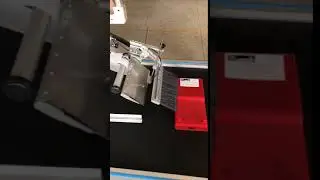 Top-grade Powered Rubber Conveyor Belt  with the Automatic Label dispensers