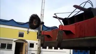 Anbau - Kehrmaschine Gr&uuml;nig GSX2000 f&uuml;r Gabelstapler , Radlader , Unimog