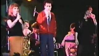 Synefiasmeni Kyriaki - Karagianni Nadia k.a. (bouzouki Argyriadis Lakis)