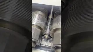 Thread rolling machine！This thread rolling machine is incredibly durable! #machine #cnc #factory