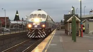 SDRX 921 Brings a Sounder Train into Puyallup, WA
