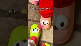 The Cutest Couple Slippers You&rsquo;ll EVER See! 😍👟 #CoupleGoals #CuteSlippers #funnygifts