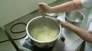 ZÁKLADNÍ  ŽLOUTKOVÝ  KRÉM