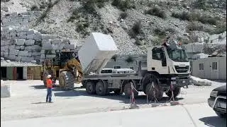 Cave di Marmo Carrara -Carico Blocco