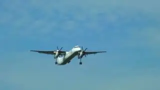 Flybe De Havilland Canada Dash 8-400 DH8D Landing at Birmingham