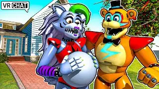 Roxanne Wolf MOVES in with Glamrock Freddy in VRCHAT