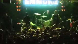 Emmure Frankie Palmeri gets electrocuted on stage in Moscow 7.05.13