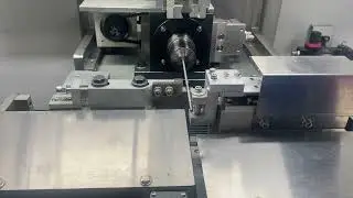 Automatic straightening machine for medical small bar drills