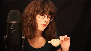 ASMR på svenska - knäckebröd (Swedish, soft spoken, eating)