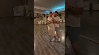 Kizomba bodyroll-step naar achter