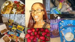 Weekend Vlog | Movie Night With Siblings, Eating big back chili dogs + More