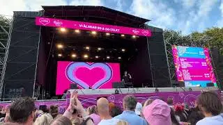 90 Tals Festivalen i Malmö 2025 - Melanie C som dansar loss till sin låt ”I Turn To You”