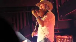 Easton Corbin-If You're Gonna Play In Texas (Billy Bob's 10/10/15)