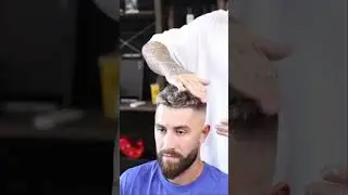 Te sigues peinado asi? Quiff con textura.