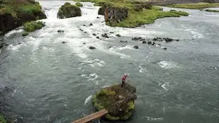 El oasis de salm&oacute;n salvaje de Islandia en r&iacute;os cristalinos y fr&iacute;os