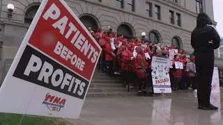 Minnesota Nursing Association holds rally amid negotiations with Essentia