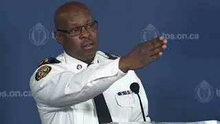 Toronto Police chief Saunders interrupted during pot press conference