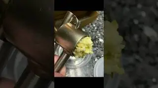 Garlic press mincer #garlic #viral #trending #garlicpeeling #gift #gifts #kitchenhacks #kitchenhack