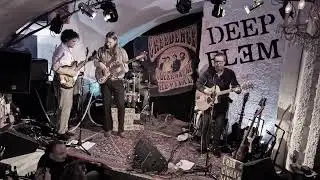 Creedence Choogle Rockers Rev. Recycling - Don't Look Now (It Ain't You Or Me) [Live]-{Cover Song} 🏚