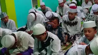LUCU TAPI SEDIH SANTRI PALING KECIL MAU PULANG DITENGAH PENGAJIAN