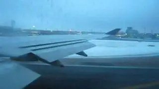 SIA Boeing 747-400 SQ 26 SIN -FRA- JFK  Take off from Frankfurt Rhein Main after heavy snowfall