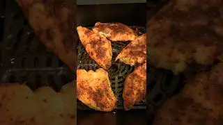How to air fry frozen catfish 🥶 #thisisbossinglybossing #dinner #easyrecipe #food #fish #shorts