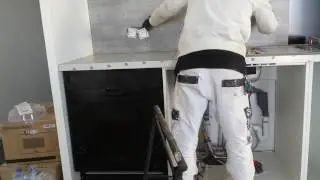 Fixer coller crédence stratifié au mure