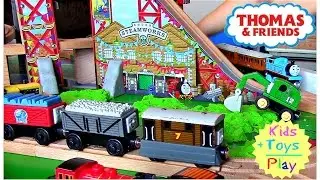 Thomas and Friends Wooden Play Table Playtime with Toby | Playing with Fun Toy Trains