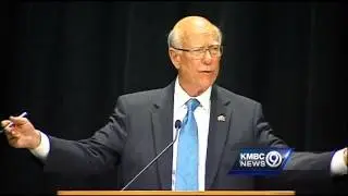 Roberts, Orman debate in hot Kansas U.S. Senate contest