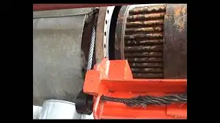 M2U00442_Part of bundle extractor operating.