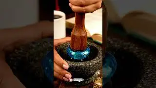 【ASMR】Crushing a Gold Dice with Glass Dice Blended In #asmr #satisfying #crush #oddlymesmerizing