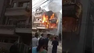 AC blast in Janakpuri Delhi house on fire in friction second shorts #shorts yamuna metro delhi rain