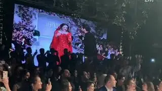 Hania amir, Asim Azhar, Feroze Khan ramp walk FPW 2019