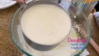 Stabilized heavy whipping cream frosting with mascarpone cheese