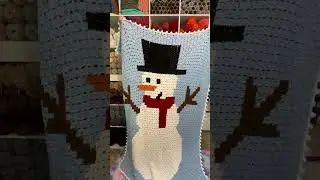C2C Snowman ☃️ Blanket.  Free crochet pattern!  #crochet #christmascrochet #crochetpattern