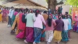 बारातियों को मेरघराई करते हुए